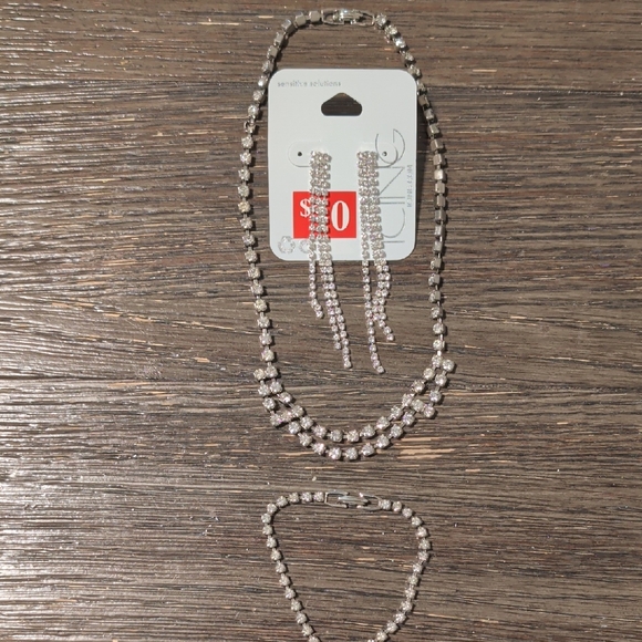 None Jewelry - Vintage Rhinestone Necklace With Bracelet Or Extender Plus Earring Set